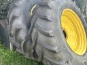 John Deere wheel set