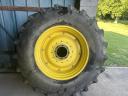 John Deere wheel set