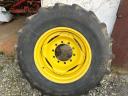 John Deere wheel set