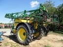 John Deere 740i priklopljeno škropilnico