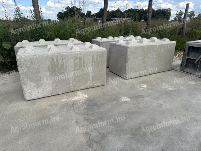 Concrete Lego-block elements, other concrete elements