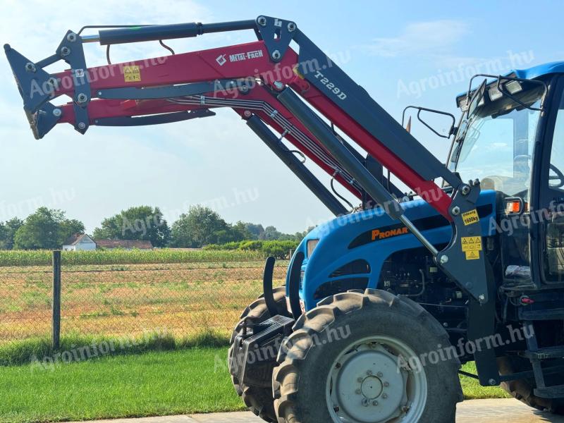 MTZ Frontlader Metal Fach T229D Traktorlader zu verkaufen