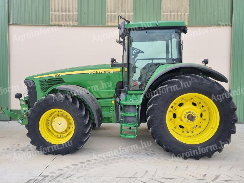 John Deere 8120