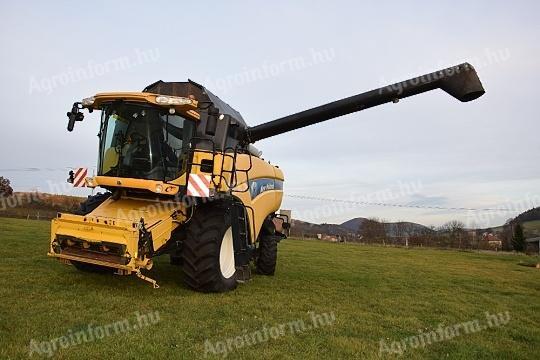 New Holland CX8080SL + BISO CropRanger VX750 TrendLine