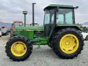 John Deere 2140