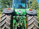 John Deere 8220