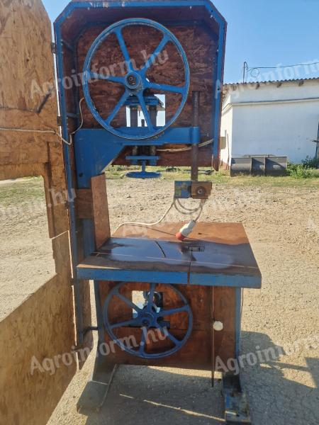 Band saw