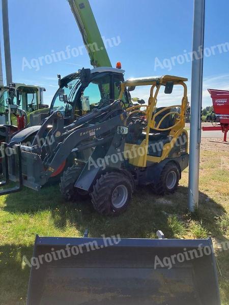 Eurotrac W11 loader