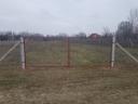 Coterie fencing: wild net, wire mesh, wire netting, post, gate, slab fence