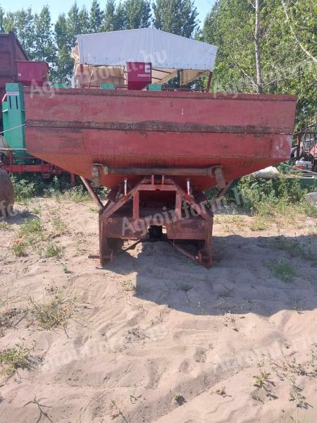 Fertiliser spreader for sale