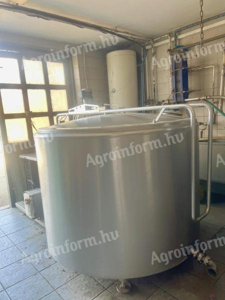 DeLaval milk cooler (1600 litres)