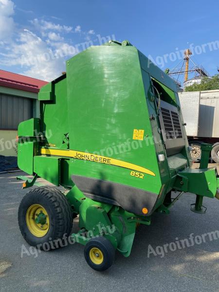 John Deere 852 balirka