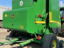 John Deere 852 Baler