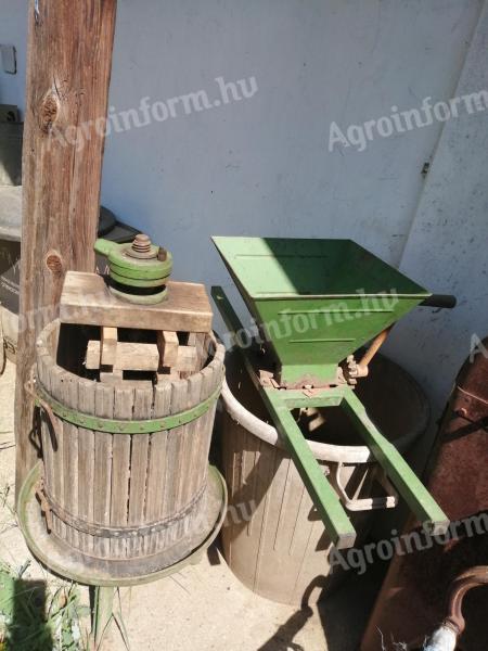 Grape press with crusher, barrel