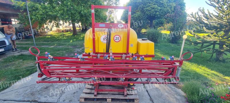 Schiffer suspended field sprayer 400 L/12 m