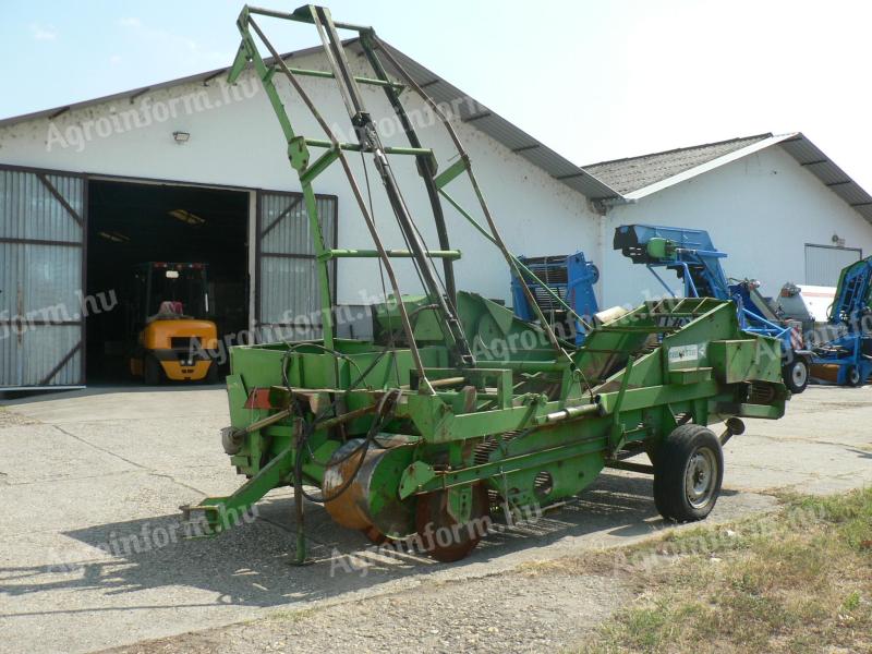 WÜHLMAUS 411 potato harvester (used)