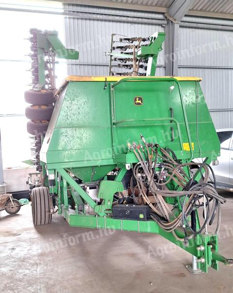 JOHN DEERE 740A, 9 m, grain drill