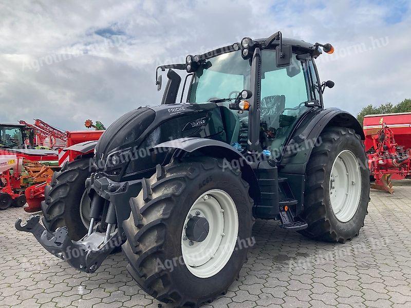 Valtra N154 Traktor