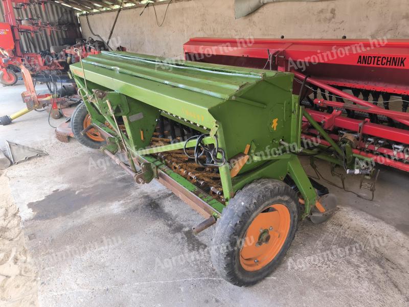 Amazon D7 seed drill