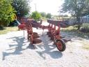 IH alternating rotating ploughs