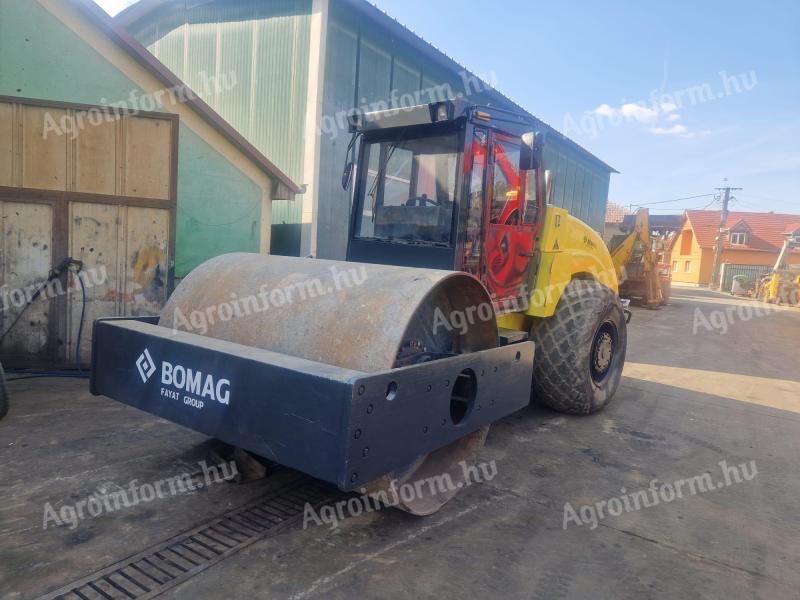 YTO LT214 road roller