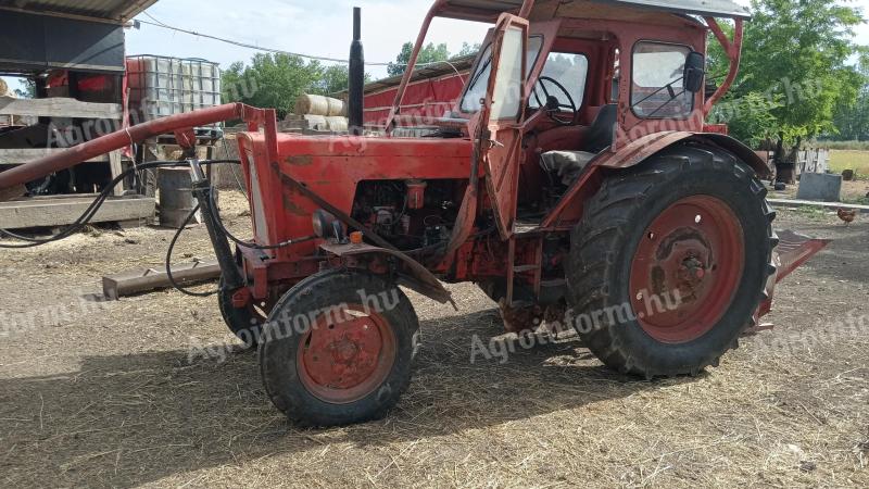 MTZ 50 tractor cu încărcător de vânzare