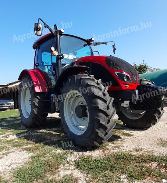 Tractor Valtra A124H