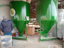 M-ROL 2 tonne feed mixer