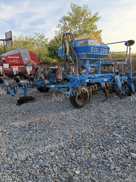 Farmet BSK 300 seed drill