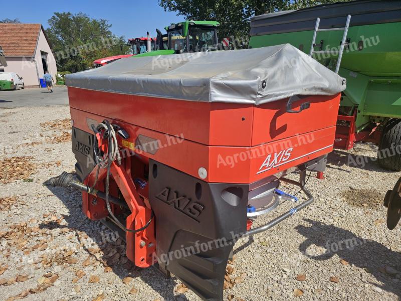 Rauch Axis 30 W M fertilizer spreader for sale ITLS