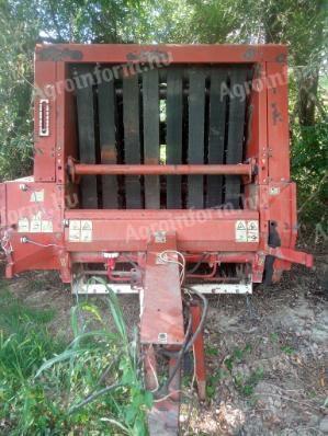 Hesston M1300 round baler