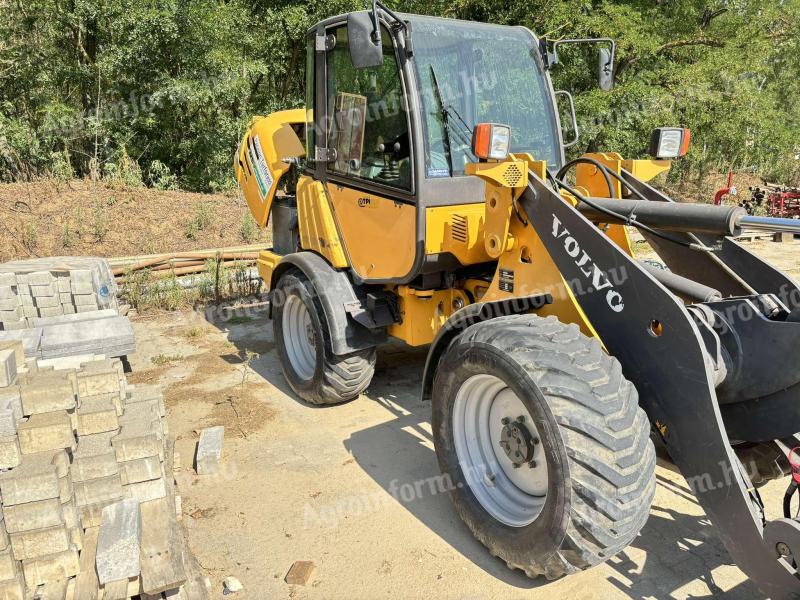 Încărcător compact Volvo L25B