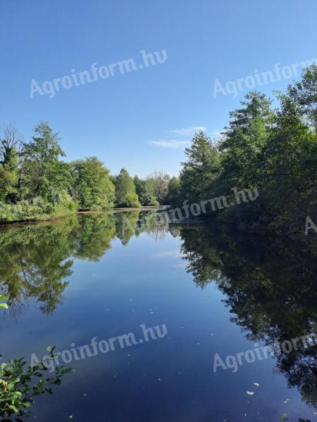 Casă de weekend de vânzare cu piscină privată