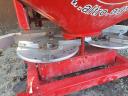 For sale hydraulic fertilizer spreader with two hydraulic opening, excellent condition