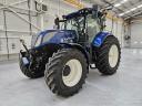 New Holland T7.225 tractor in excellent condition, almost new