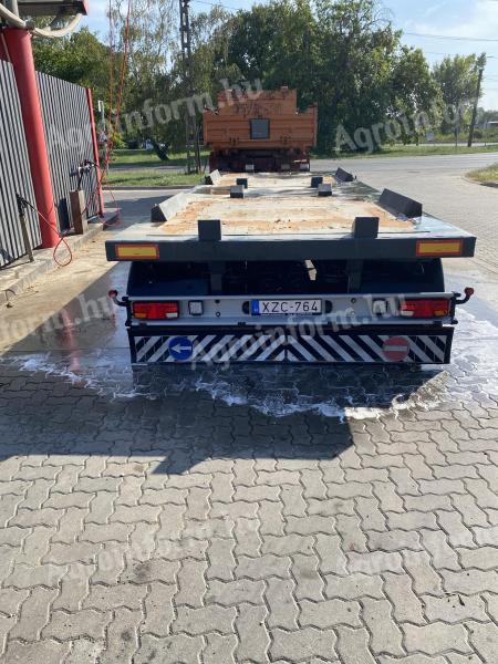 Trailer, trailer, ball carrier