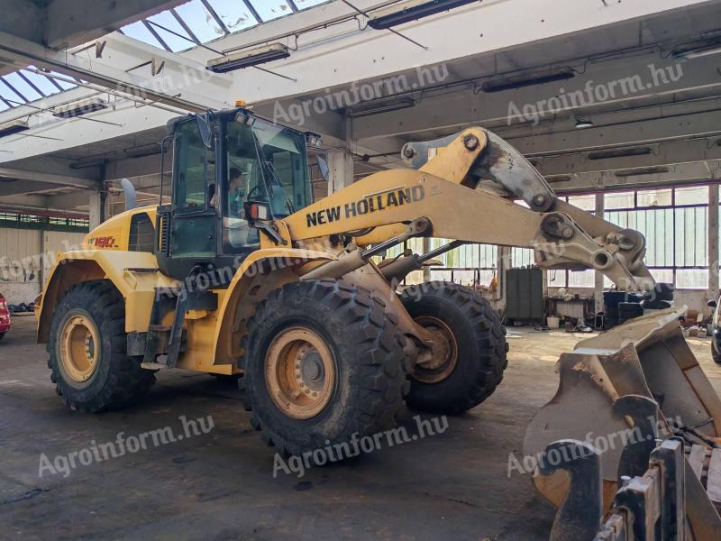 NEW HOLLAND W190 C - front loader with rubber wheels