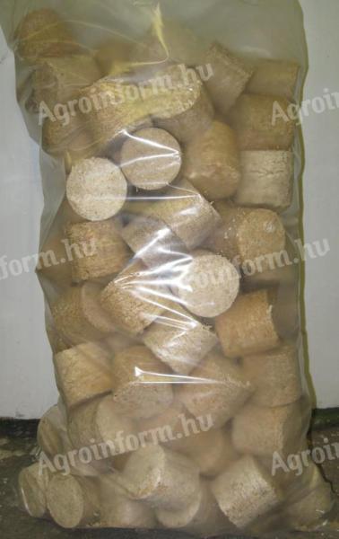 Manufactured hardwood briquettes from oak and beech for sale