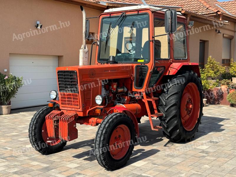 Běloruský vyvážecí traktor MTZ 570