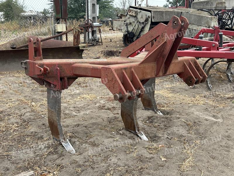 3 knife soil spreader