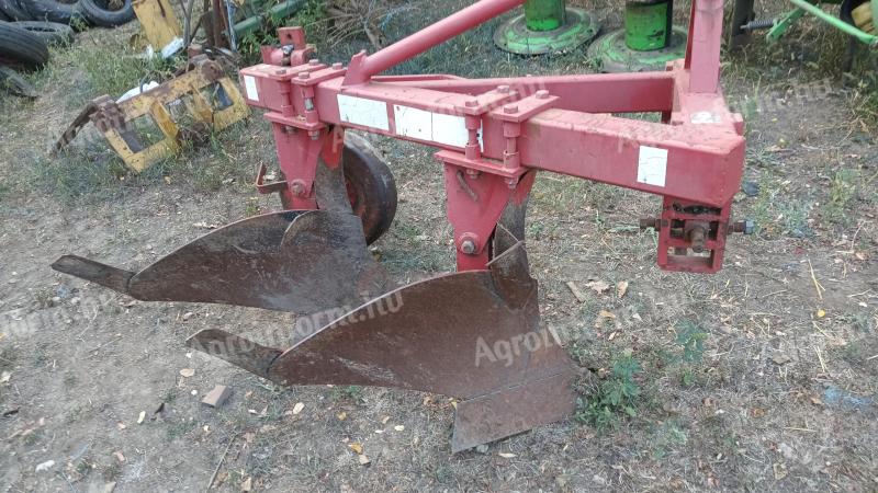 2 pcs 2 head Kühne ploughs for sale, exchangeable