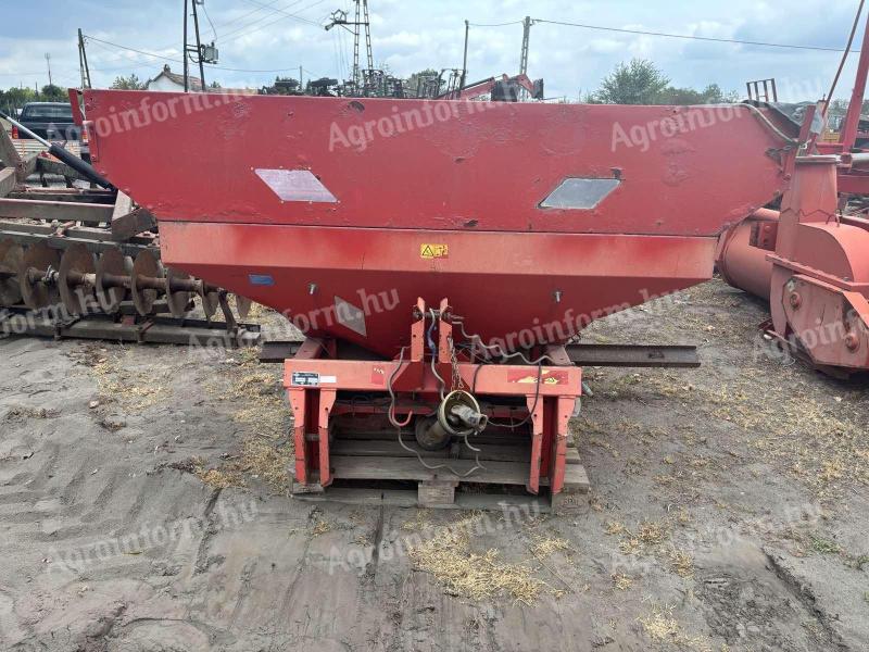 Kuhn Fertilizer spreader