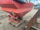 Kuhn Fertilizer spreader