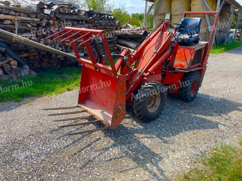 Weidemann 912 DM articulated stacker