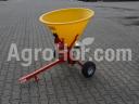 Towed salt and fertilizer spreader / Zagroda 5236aT