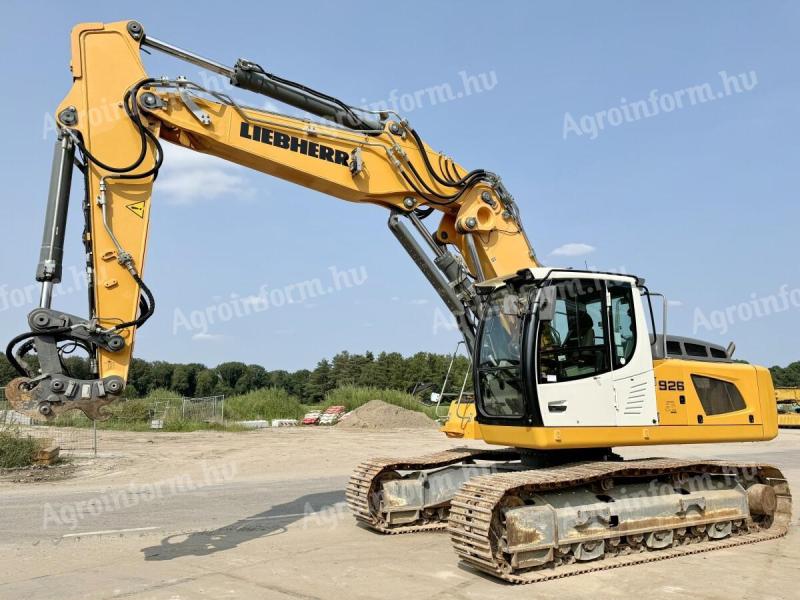 Liebherr R926LC / 2015 / 8000 hours / Leasing from 20%