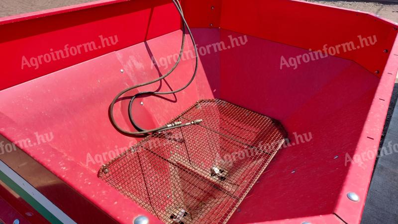 Fertiliser spreader for sale