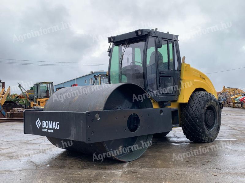 YTO LT214 road roller