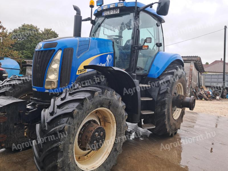 New Holland T8050