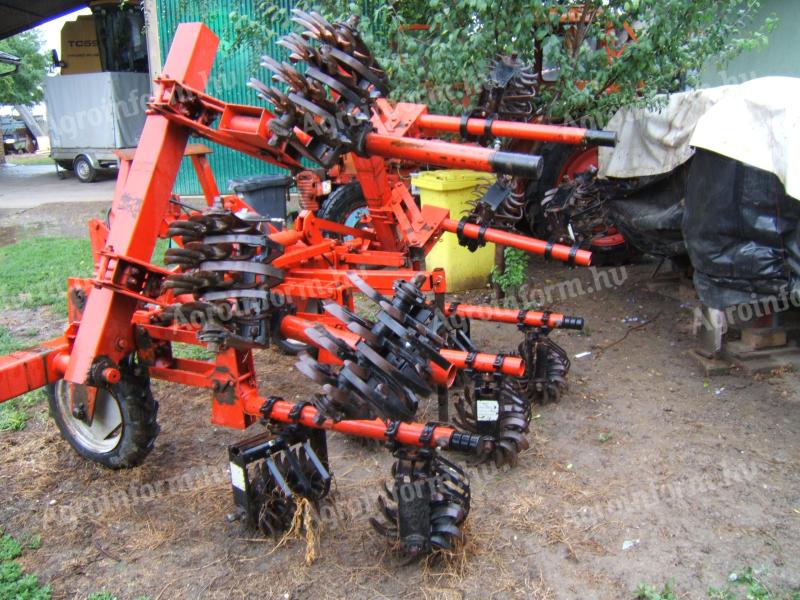 Cultivator pe rând